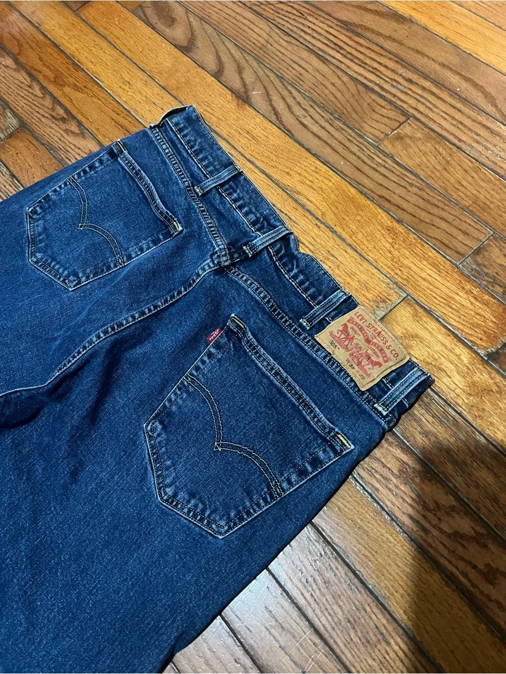 Levi's 505 Men's Classic Dark Blue Straight-Leg Jeans size 38x29
